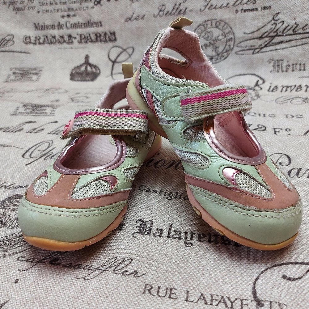 TKS Girls Leather Sandals with Peace Symbol - Size 6